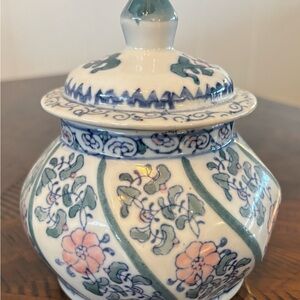 Blue and White Chinoiserie Ginger Jar with soft pink Floral Details